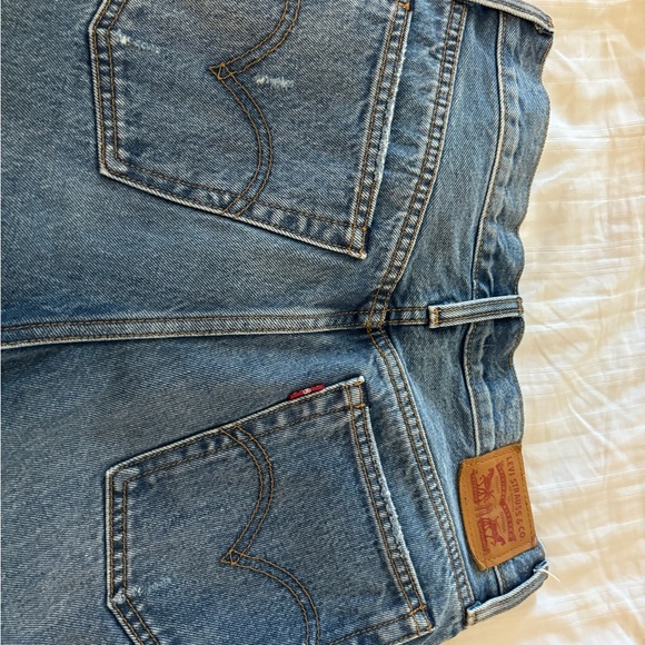 Levi's Wedgie Straight Jean Denim Distressed Medium Wash Button Fly Size 28 - Picture 2 of 5